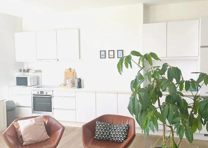 Prachtig Gerenoveerd Apartment *